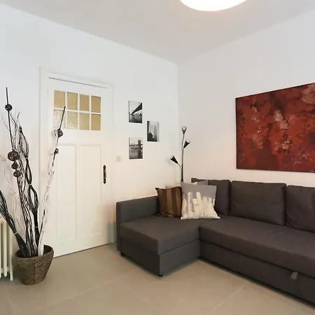 Schuman Flat * Brüksel