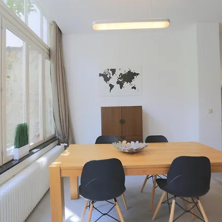 Schuman Flat *