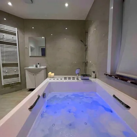 Sublime Calme Cosy & Jacuzzi *
