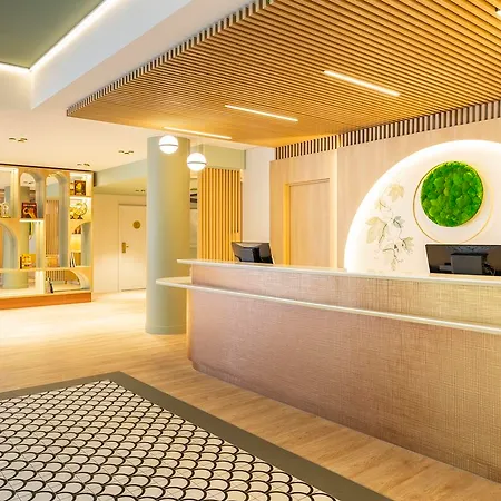 Citadines Toison D'or 3*