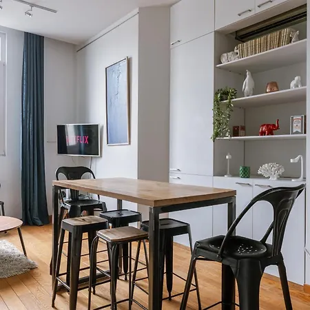 New Stylish Grand Place City Center Duplex Apartment *