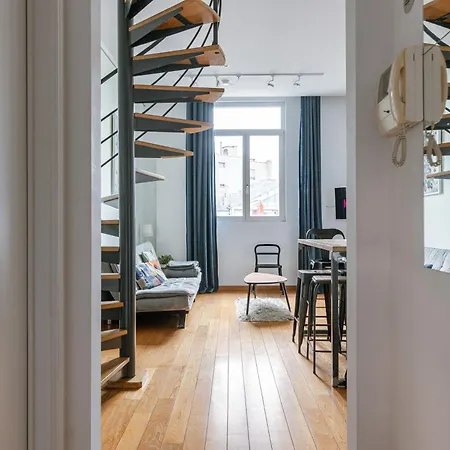 New Stylish Grand Place City Center Duplex Apartment *