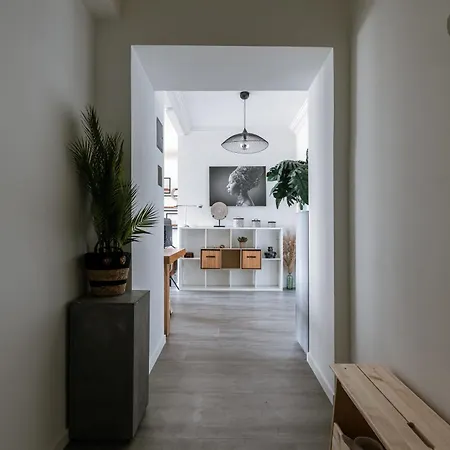 New Charming Grand Place Apartment