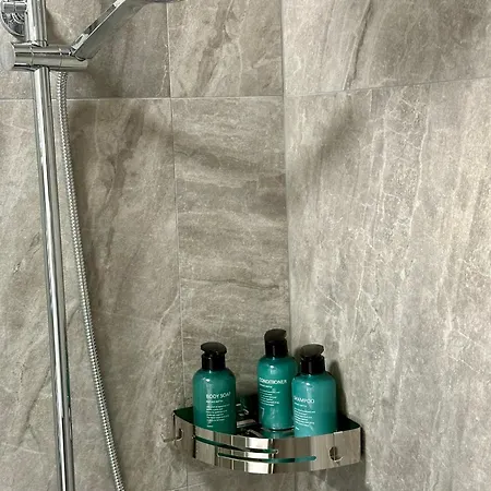 Urbanstay - Jacqmain Downtown Apartment *