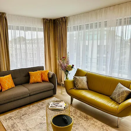 Urbanstay - Jacqmain Downtown Apartment