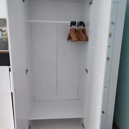 Homestay szállás Confortable Avec Un Lit Double A Schaerbeek Cle Bleu *