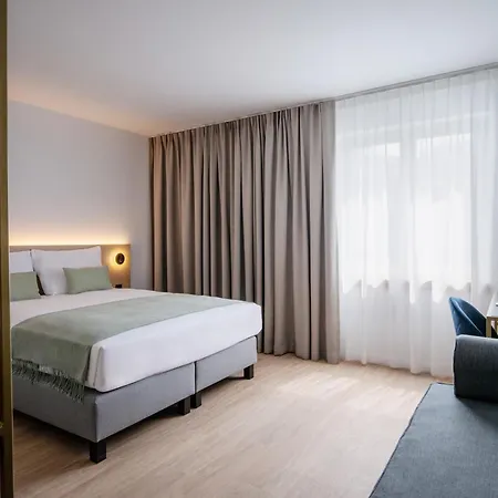 Hotell Jill 4*