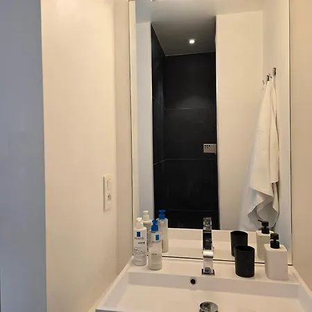 Jodi's Flat * بروكسل