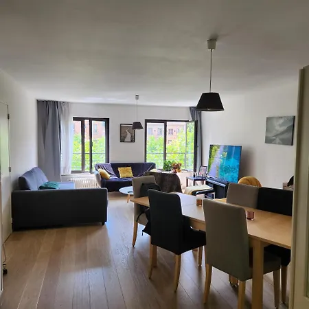 Charming In The Center Of Apartment Brüssel