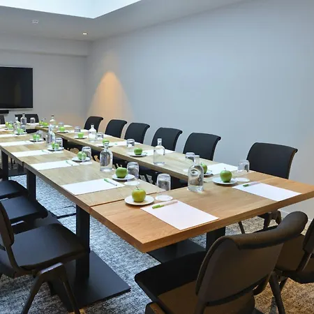 Courtyard By Marriott Eu Hotel 4*