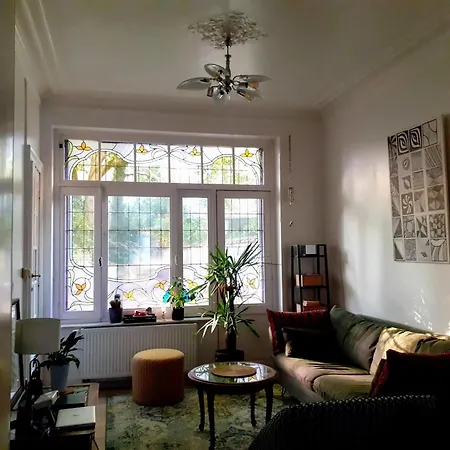 Charming In Schaarbeek 80 M² Piano Available Apartman