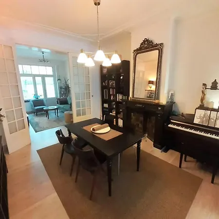 Charming In Schaarbeek 80 M² Piano Available Apartman