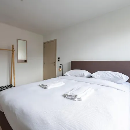 La Louve - Big Place & Garden - Parking Gratuit * Brussels