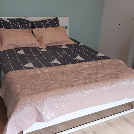 Maison Partagee Cle Rouge Homestay *