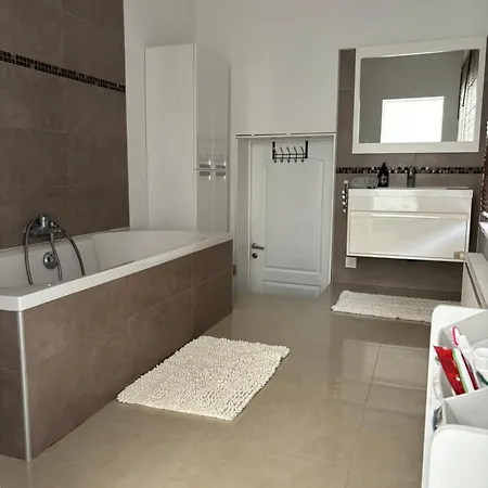 Apartment Maison Ameluan *