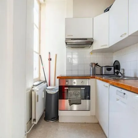 Place De La Liberte 2 Bedroom Apartment Brussels