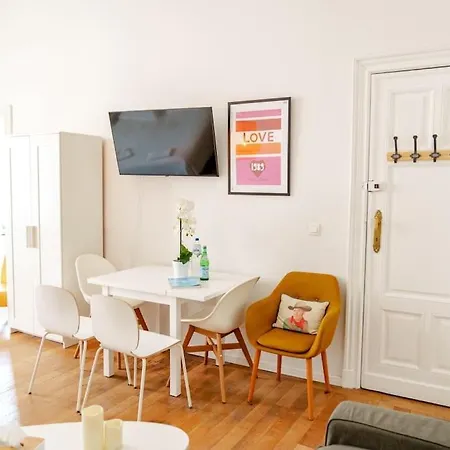 Smart - Gare Du Midi Apartman *