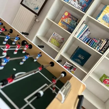 Down Town Spacious Duplex With Private Parking & Game *