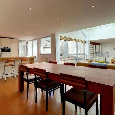 Apartamento Down Town Spacious Duplex With Private Parking & Game Bruselas