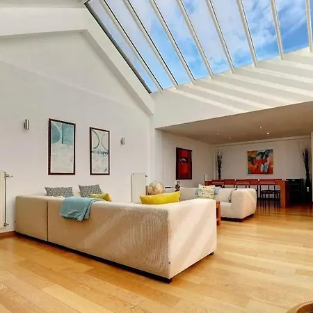 Apartamento Down Town Spacious Duplex With Private Parking & Game