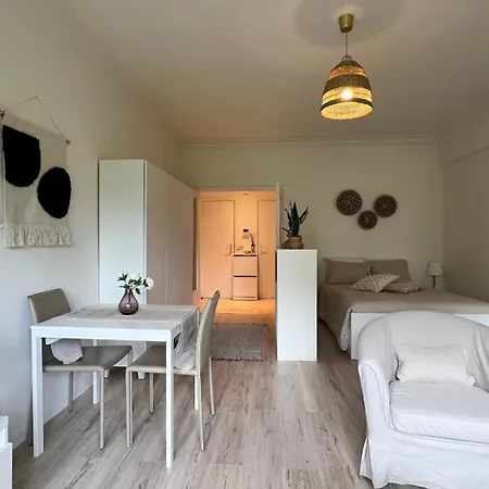 Charme Urbain Cosy Apartment *