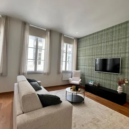 דירה Stilias 4p *