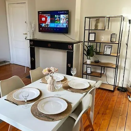 Cute Flat In Apartament *