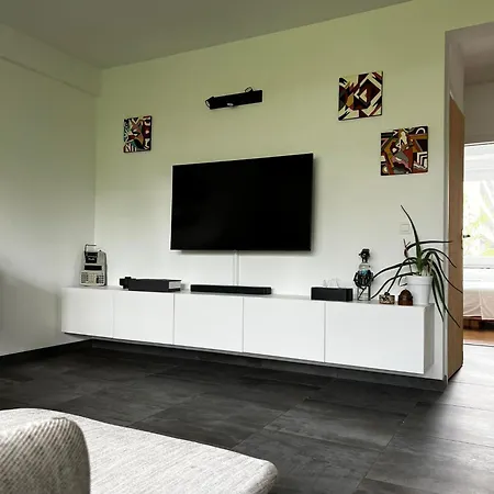 Calme Et Bien Situe *