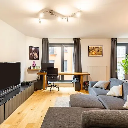 Lejlighed Elegant Canal-view Duplex With Free Parking
