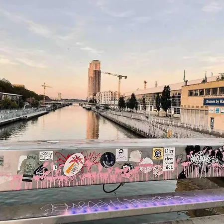 Elegant Canal-view Duplex With Free Parking Apartment *