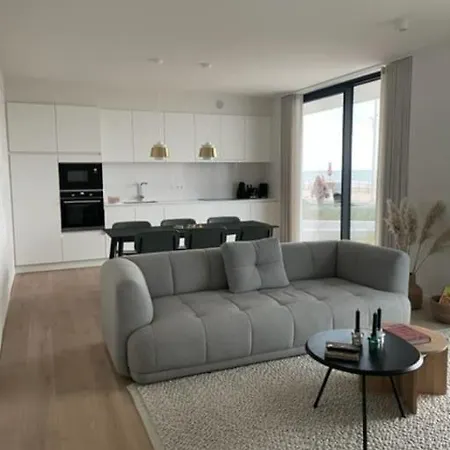 Apartment Stylishly Decorated Beachfront Flat *