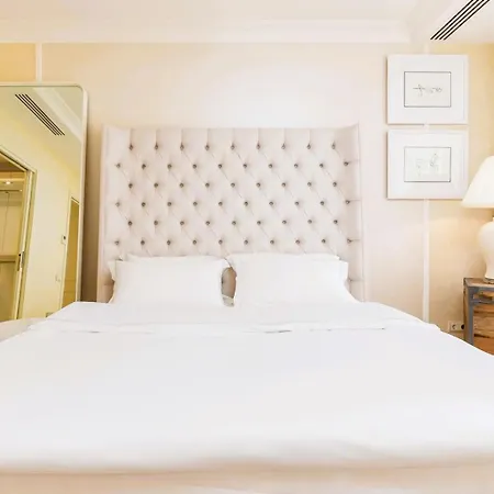 Apartment Free Parking & Wifi Designed In Centr Of City