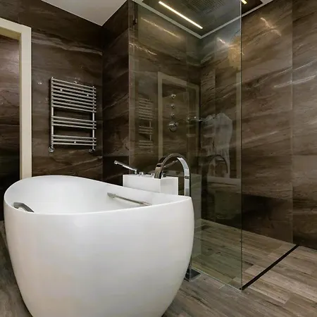 Free Parking & Wifi Designed In Centr Of City Apartment Brussels