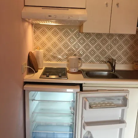 солнечная комфортная студия в андерлехт с лифтом Brüksel