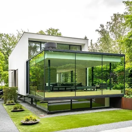 Villa Luxurious 1000m2 With Garden And Pool Brussels