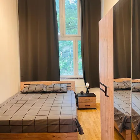 Da Nessa Proximo A Louise