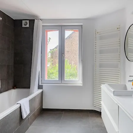 Flagey Elegant Apartamento