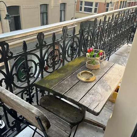 Nina's Place In The Center