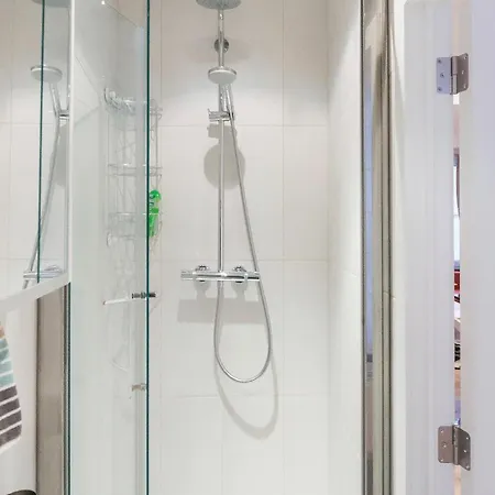 - Steps Grand Place - Local Vibrant Neighbourhood Apartment