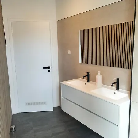 New Cozy In Porte De Hal