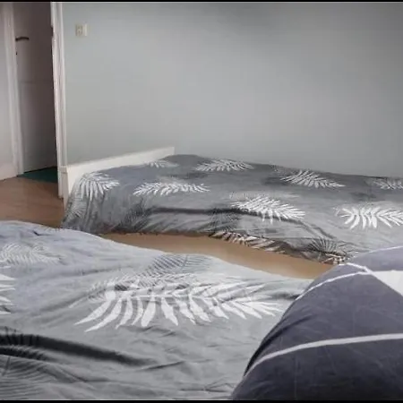 Deux Lits Célibataires 3eme étage Petite Cle Rouge Bruselas