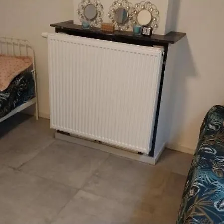 Deux Lits Celibataires Sous -sol Cle Ancien Брюссель