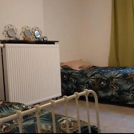 Проживание в семье Deux Lits Celibataires Sous -sol Cle Ancien *
