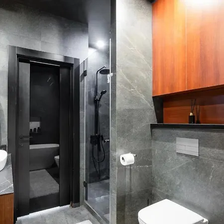 Apartment Luxury 2 Bedroom Flat In The Centre - After Booking Request - Peаse Contаct Our Manаger On Tеlegram, To Confirm Your Booking - Telegrаm Username Is - Hermanbook2024 *
