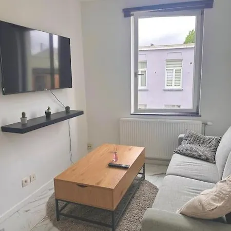 A 2 Pas De La Gare Du Midi Apartamento Bruselas