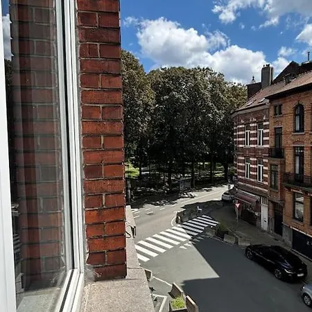 Issa * Brüssel