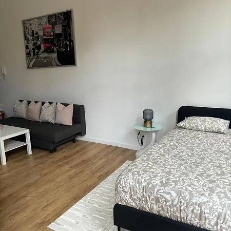 Nour * ブリュッセル