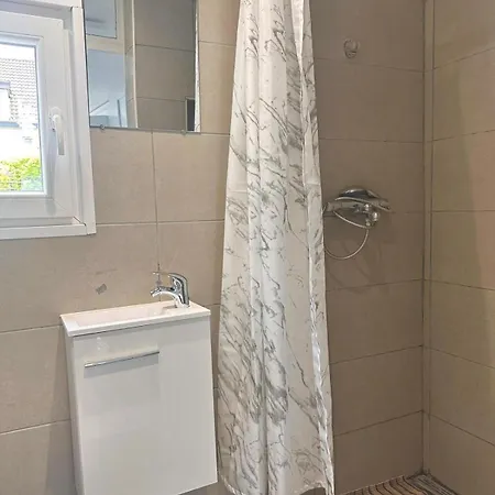 Apartment A 2 *