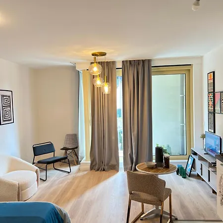 Center Luxe Tours Et Taxi בריסל