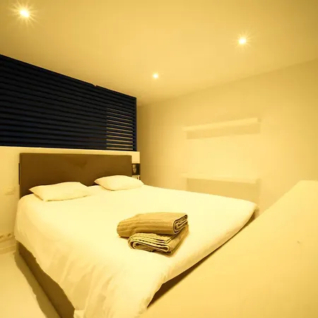 Prestige - Uptown Apartamento *